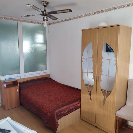Hostel Emy Camere Cu Baie Proprie Aproape De Plaja 3 Papuci Constanta Exterior photo
